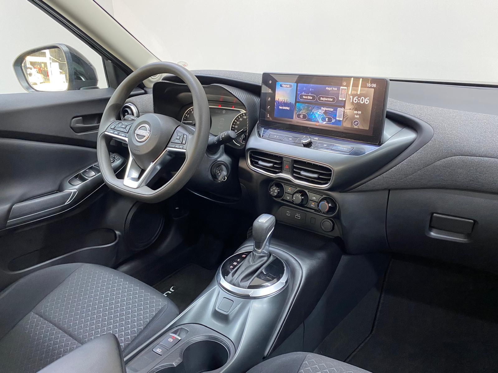 NISSAN JUKE 23